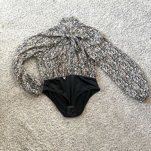 Tie- keyhole, blouse, bodysuit